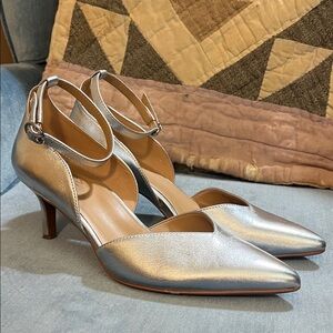 Naturalizer Silver Pointed Toe Heels